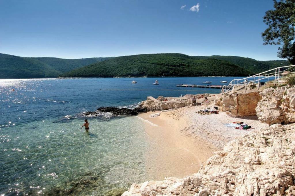 Luxury 1 Bedroom Apartment In Rabac Eksteriør billede